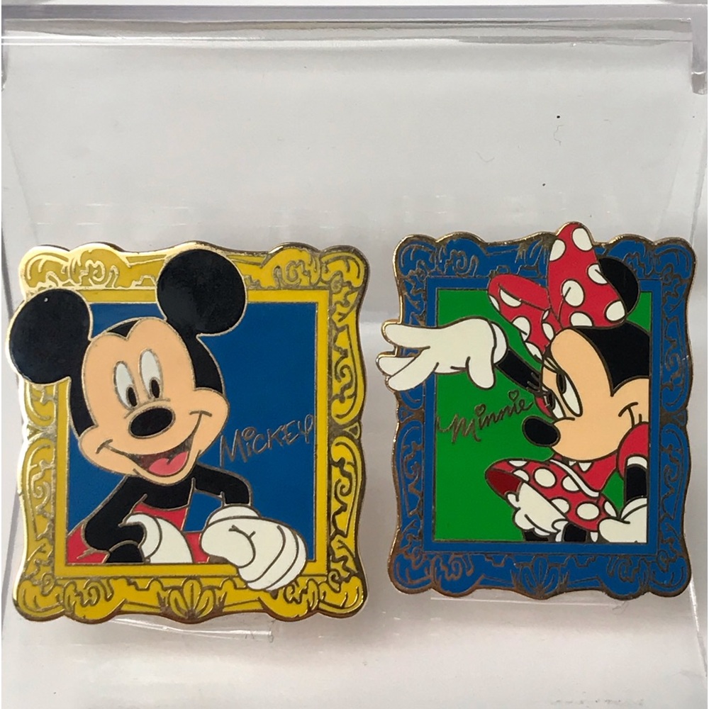 2-Pc Disney Mickey and Minnie Mouse Pins 😍♥️